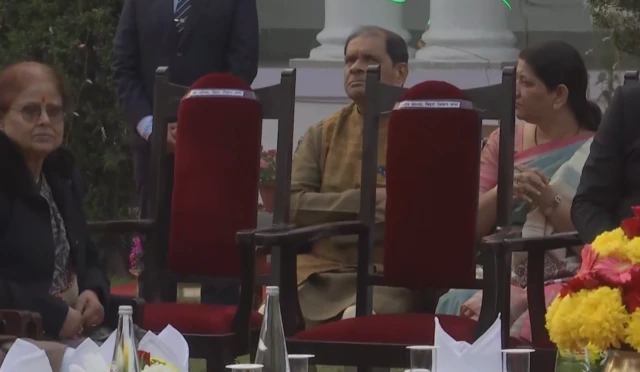 सीटें खाली