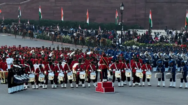 नेताजी सुभाष चंद्र बोस की जयंती 23 जनवरी से शुरू होने वाला गणतंत्र दिवस समारोह ‘बीटिंग रिट्रीट’ सेरेमनी के पूरा होते ही संपन्न हो गया है.