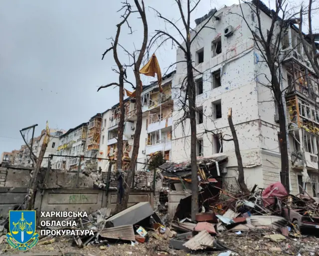 Харьковская прокуратура опубликовала фотографии последствий обстрела