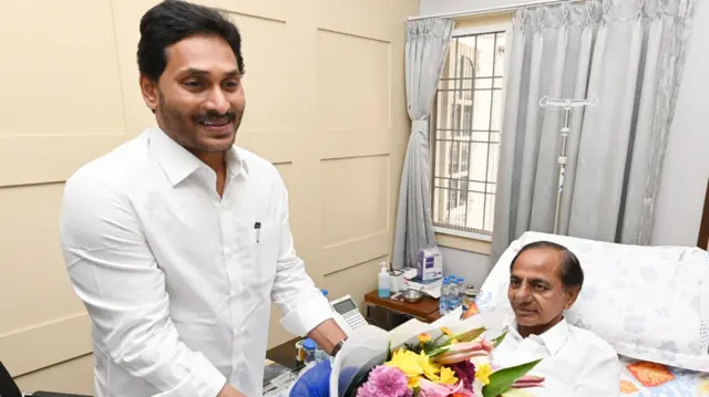 కేసీఆర్‌ను పరామర్శించిన జగన్