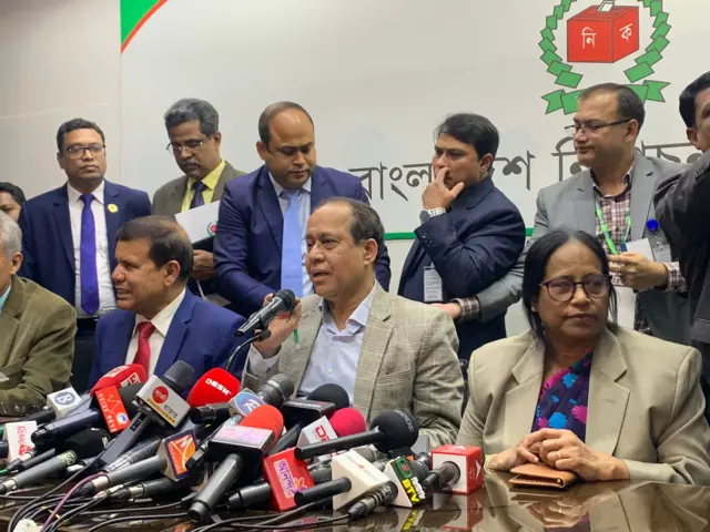 নির্বাচন কমিশনের সংবাদ সম্মেলন