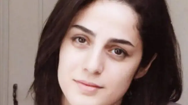 رویا حشمتی