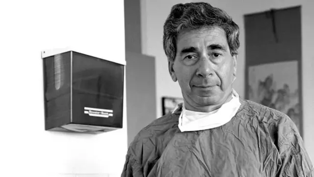 Bu holda haqiqiy xotin porno videoni almashtiradi