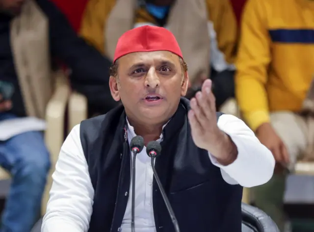 अखिलेश यादव