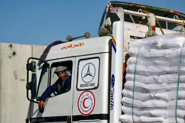 سائق شاحنة مساعدات مصرية، قبيل الدخول إلى قطاع غزة