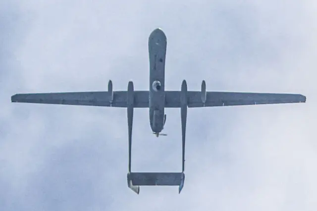 طائرة إسرائيلية بدون طيار تحلق فوق رفح في جنوب قطاع غزة في 3 يناير، 2024