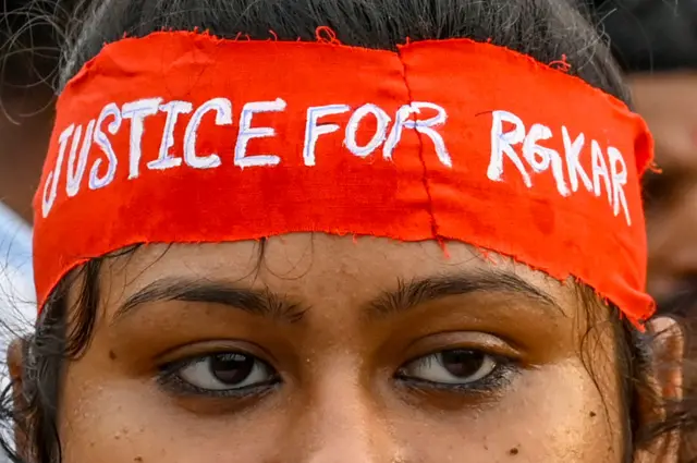 আরজি কর মেডিক্যাল কলেজ হাসপাতালে তরুণী ডাক্তার-পড়ুয়ার ধর্ষণ ও খুনের ঘটনার বিচার চেয়ে মঙ্গলবার থেকে নতুন উদ্যমে শুরু হচ্ছে আন্দোলন