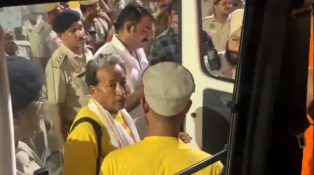 सोनम वांगचुक ने रोके जाने का वीडियो एक्स पर पोस्ट किया है
