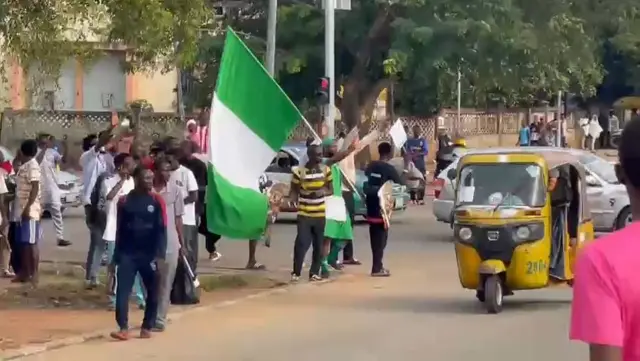 Ndị ahụ na-eme ngagharịwie