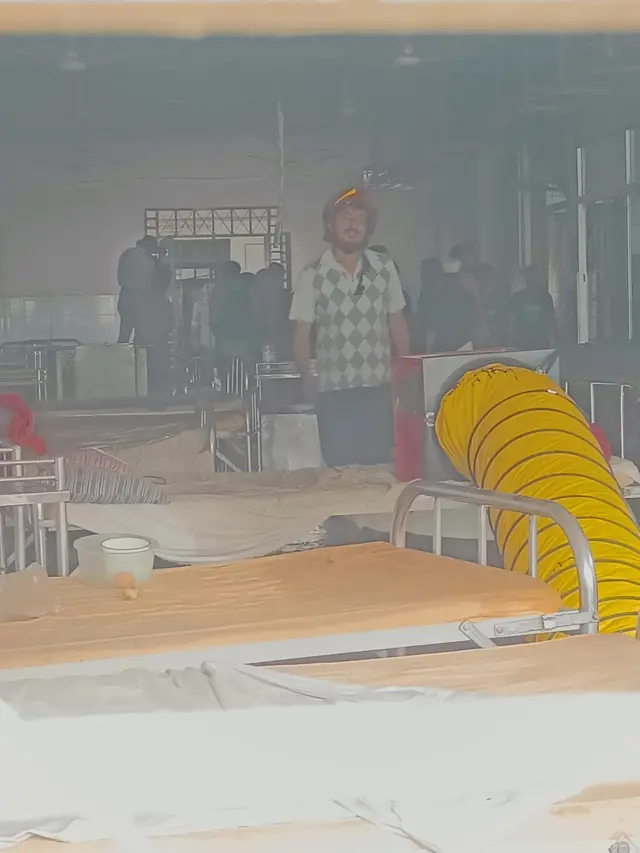 বরিশাল মেডিকেল কলেজের মেডিসিন বিভাগের স্টোর রুম থেকে আগুন লাগে সকালে