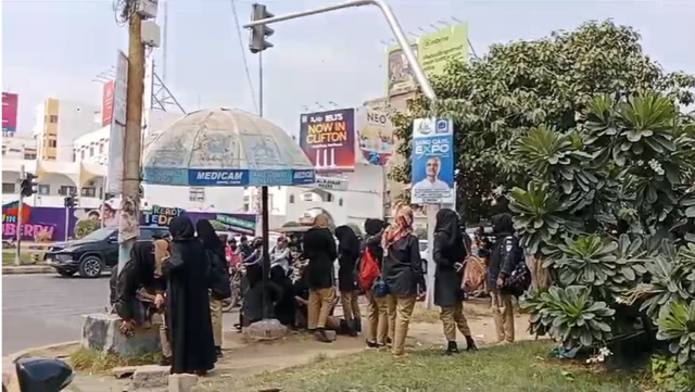 کراچی میں ریلی اور گرفتاریاں