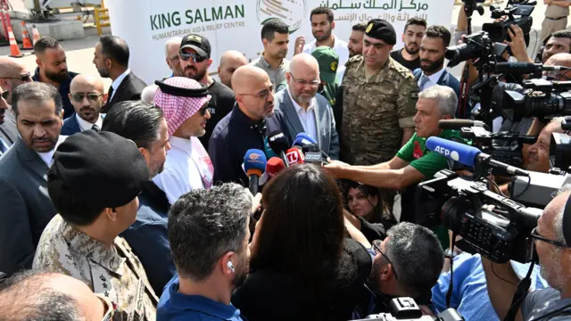 محموله کمک‌های بشردوستانه عربستان در فرودگاه بیروت