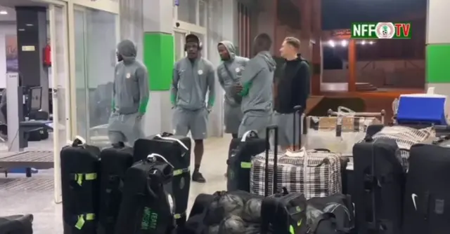 Ndị otu egwu bọọlụ Super Eagles nọ n'ọdọ ụgbọelu maka mkpọchi mba Libya kpọchiri