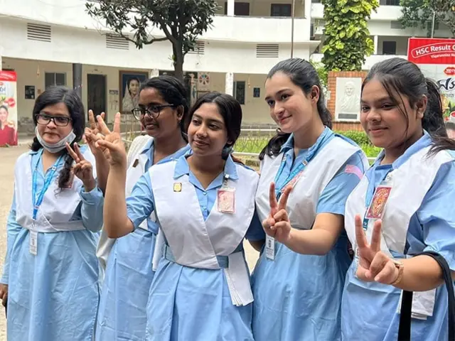 এইচএসসি ও সমমানের পরীক্ষায় এ বছর পাশের হার ৭৭ দশমিক ৭৮ শতাংশ
