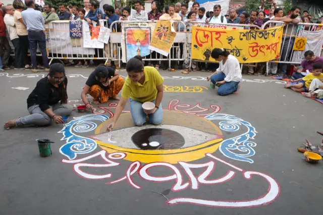 প্রতিবাদী কর্মসূচির প্রস্তুতির এক ঝলক।