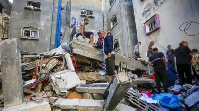 ग़ज़ा में जारी हैं इसराइल के हमले