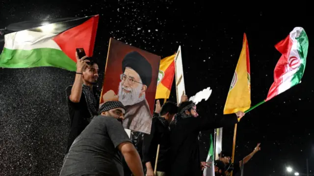 इराक़ के बसरा में मना जश्न