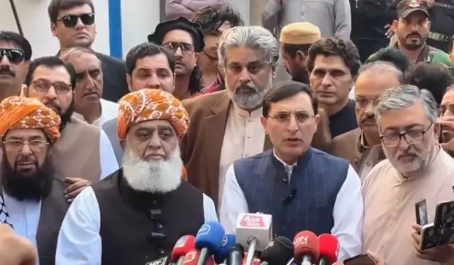 مولانا فضل الرحمٰن, بیرسٹر گوہر