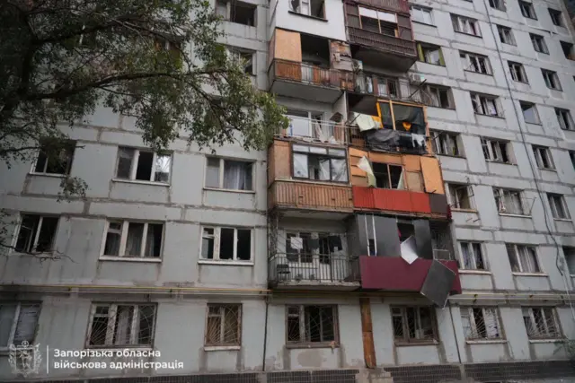Поврежденное здание