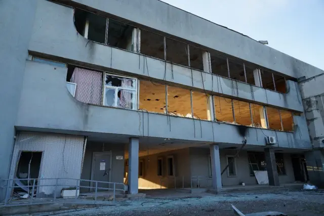Табурец опубликовал фотографии поврежденного здания автовокзала