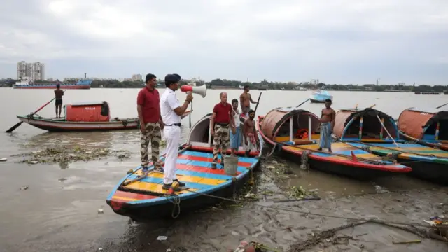 गुरुवार को पश्चिम बंगाल और ओडिशा के तटों से टकरा सकता है चक्रवाती तूफान दाना