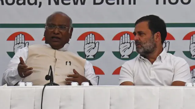 कांग्रेस अध्यक्ष मल्लिकार्जुन खड़गे और राहुल गांधी