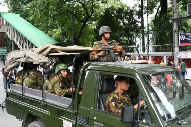 সেনা টহল