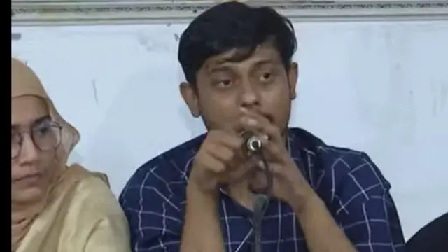 রাষ্ট্রপতি প্রশ্নে জনগণের সামনে সংকট তুলে ধরতে বিএনপিকে আহ্বান জাতীয় নাগরিক কমিটির আহ্বায়কের