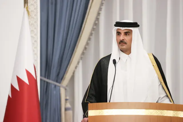 أمير دولة قطر الشيخ تميم بن حمد آل ثاني.