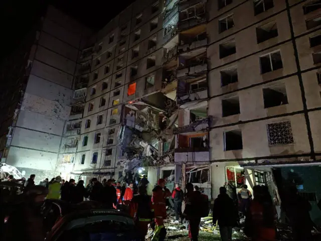 Дом в Салтовском районе Харькова с поврежденной секцией