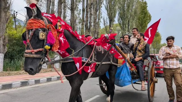 ਜੰਮੂ-ਕਸ਼ਮੀਰ ਵਿੱਚ ਜਿੱਤ ਦੀ ਖ਼ੁਸ਼ੀ ਮਨਾਉਣ ਦਾ ਇੱਕ ਅੰਦਾਜ਼