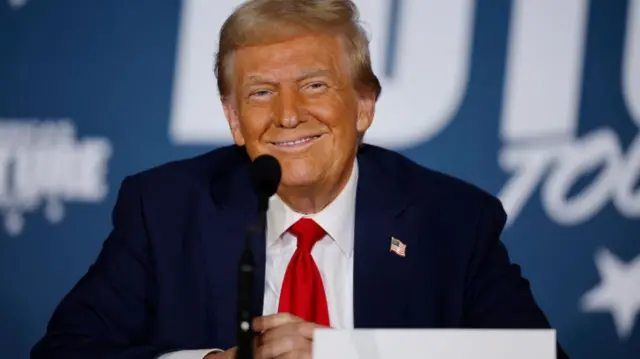 डोनाल्ड ट्रंप (फ़ाइल फ़ोटो)