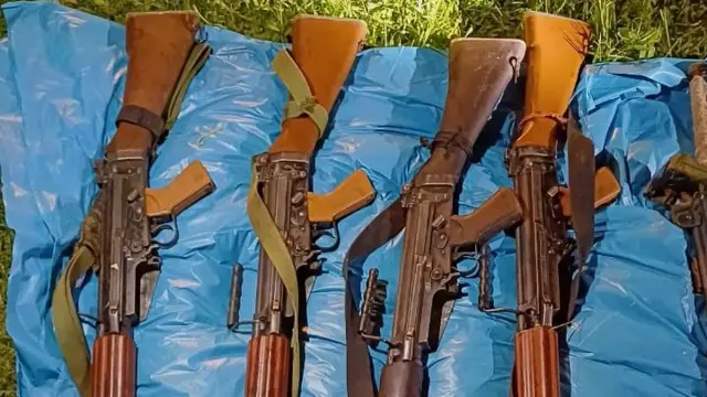 कथित कुकी चरमपंथियों से बरामद किए गए हथियार