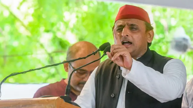 अखिलेश यादव