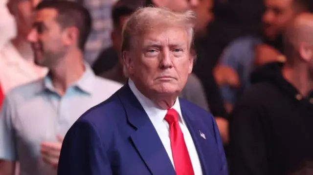 डोनाल्ड ट्रंप