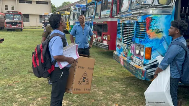 ඡන්ද පොළට යන්න කලින් දැනුවත් වෙමු