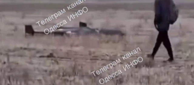 беспилотник в поле