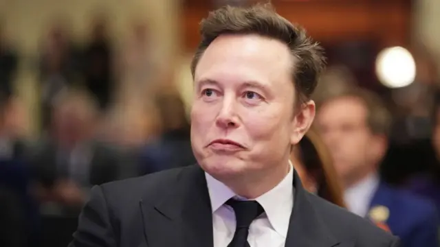 स्पेस एक्स और टेस्ला के मालिक एलन मस्क को अमेरिका ने नव निर्वाचित राष्ट्रपति डोनाल्ड ट्रंप ने अपने नए प्रशासन में अहम ज़िम्मेदारी दी है