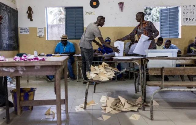 Jami'an zaɓe a Senegal na aiki