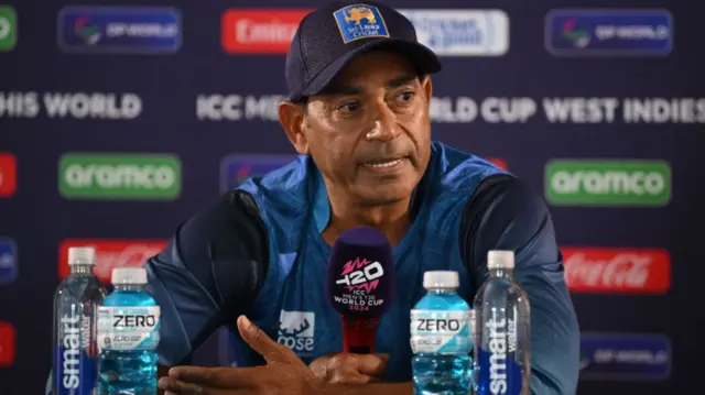 पूर्व पाकिस्तानी बॉलर आकिब जावेद