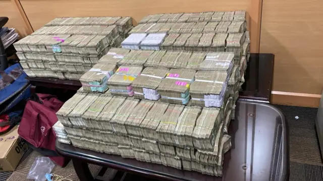 ईडी ने छापेमारी की तस्वीर जारी की