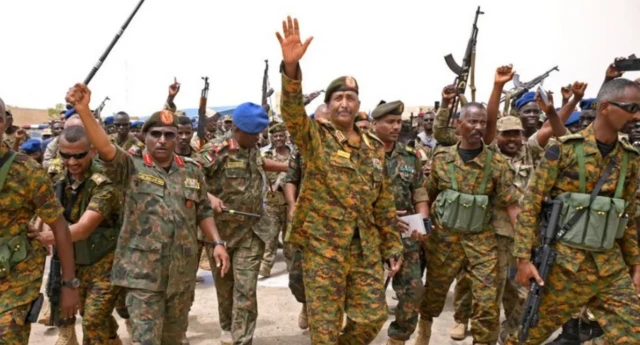 Shugaban sojojin Sudan Abdel Fattah al-Burhan da tawagarsa