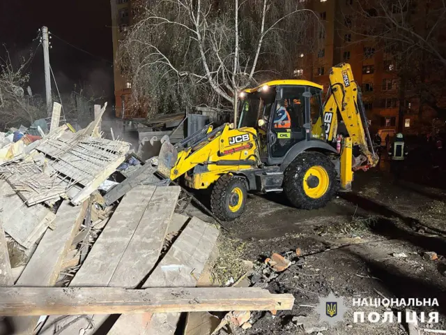 Разбор завалов на месте удара