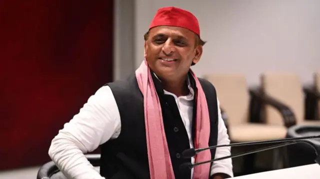 अखिलेश यादव