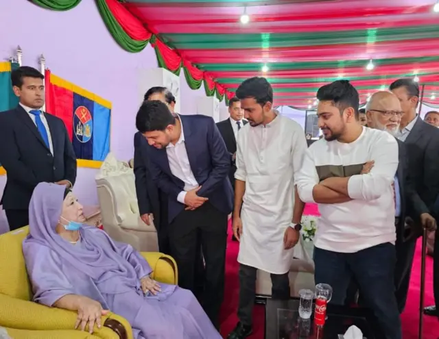 খালেদা জিয়ার সঙ্গে তরুণ উপদেষ্টারা