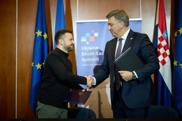Pirezidantii Yukireen aanga'aa NATO waliin