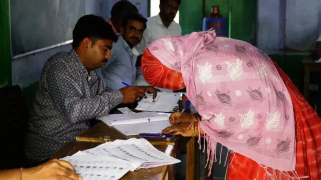 वोटिंग सेंटर