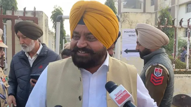 ਡੇਰਾ ਬਾਬਾ ਨਾਨਕ ਤੋਂ ਜ਼ਿਮਨੀ ਚੋਣ ਜੇਤੂ ਗੁਰਦੀਪ ਰੰਧਾਵਾ