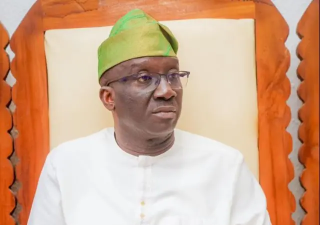 Gọvanọ Monday Okpebholo na-achị Edo steeti