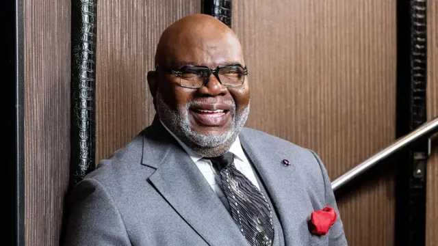 Onyeisi ụlọụka Potter's House bụ T.D. Jakes